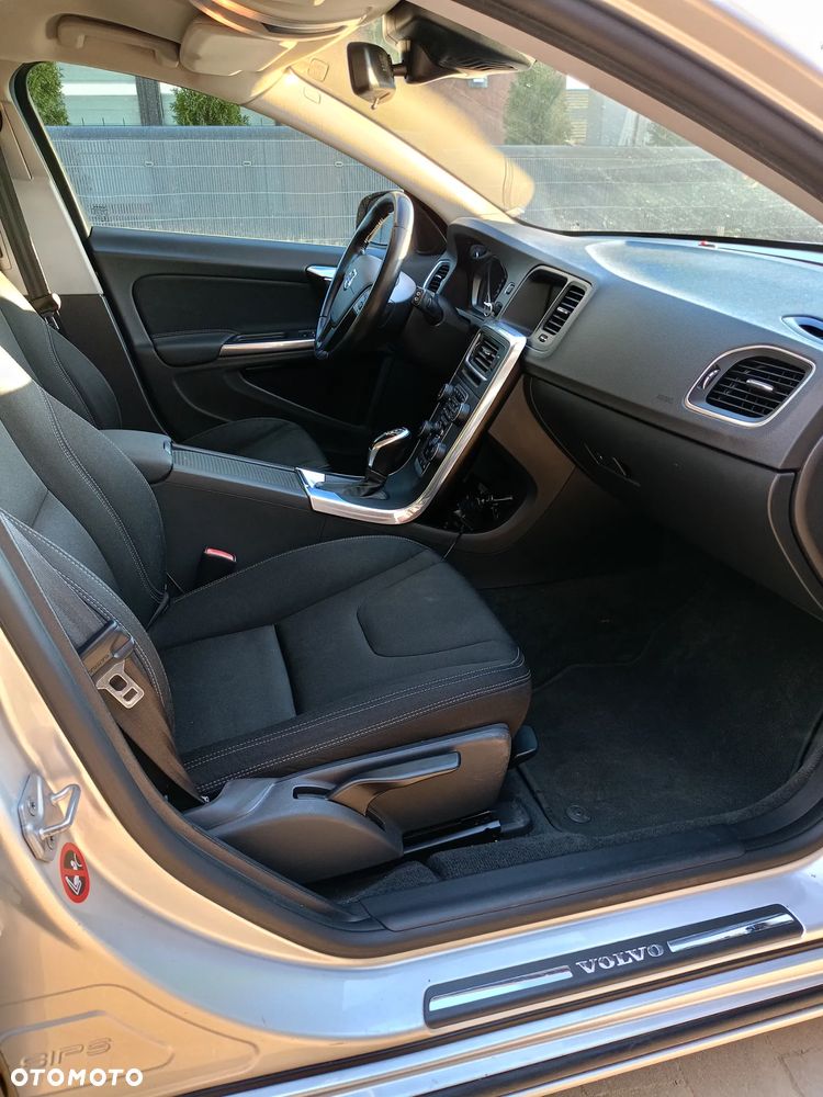 Volvo V60 - 11