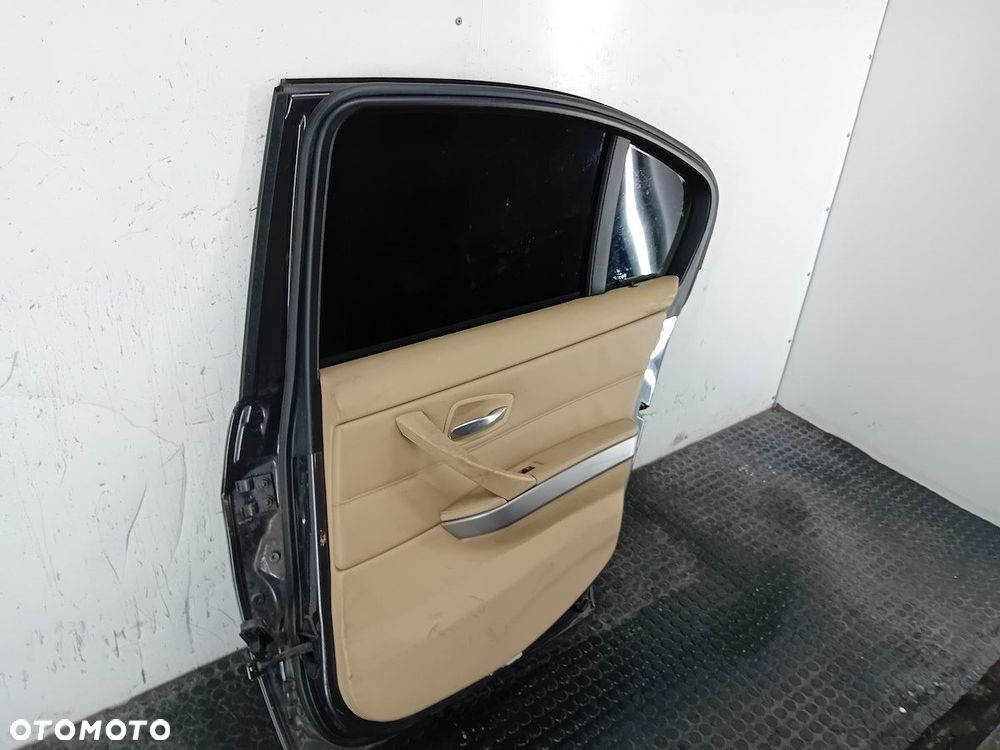 DRZWI TYŁ PRAWY  BMW 3 E90 A22 SEDAN - 8