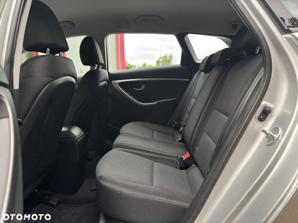 Hyundai i30 blue 1.6 CRDi Classic Navigation - 25