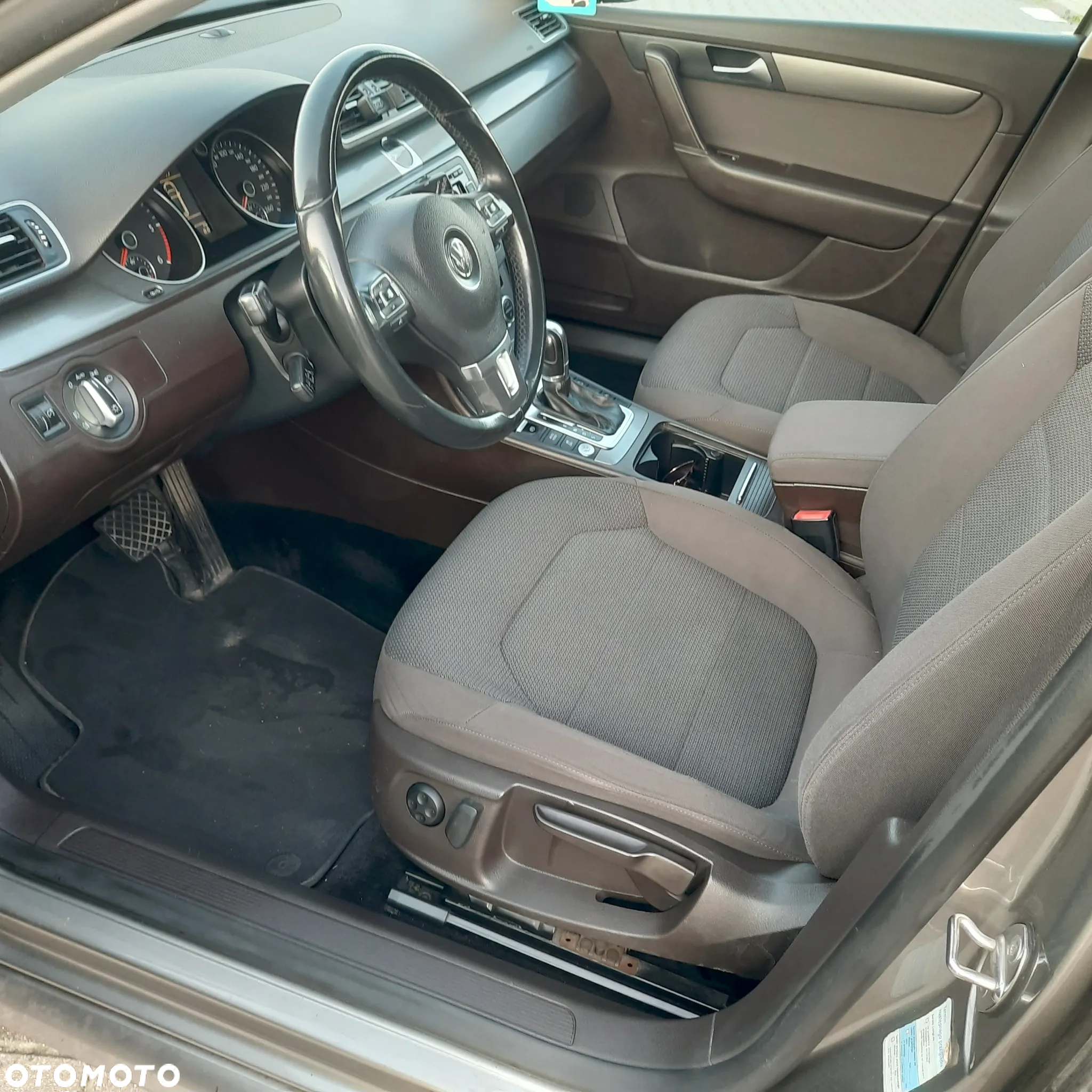 Volkswagen Passat 2.0 TDI Comfortline DSG - 10