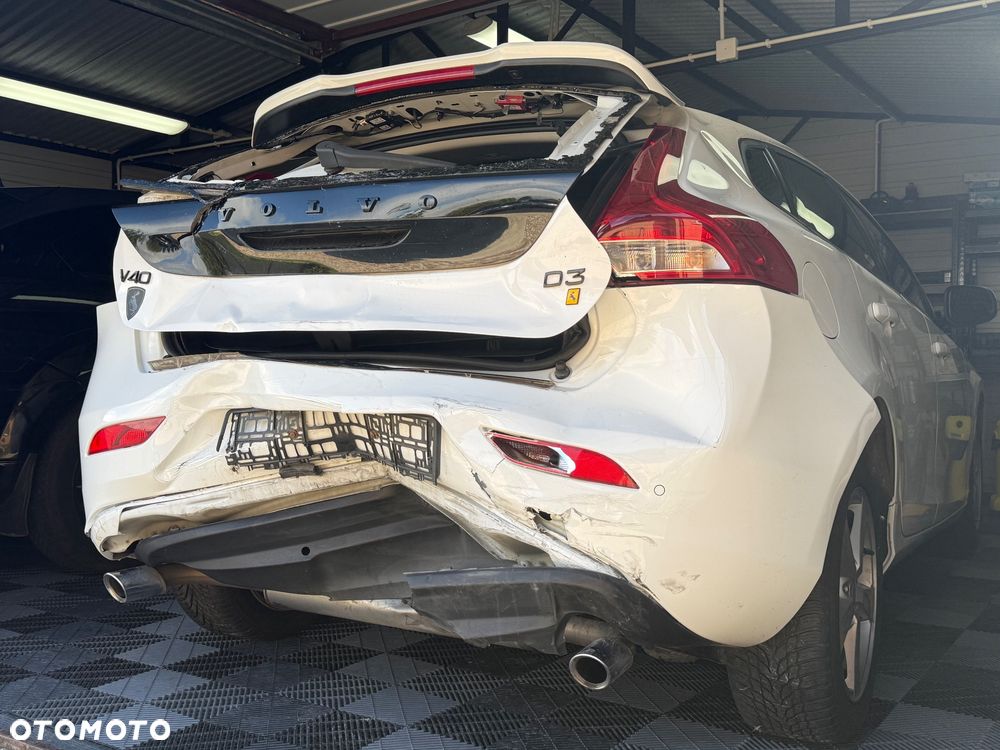 Volvo V40 D3 Momentum - 38