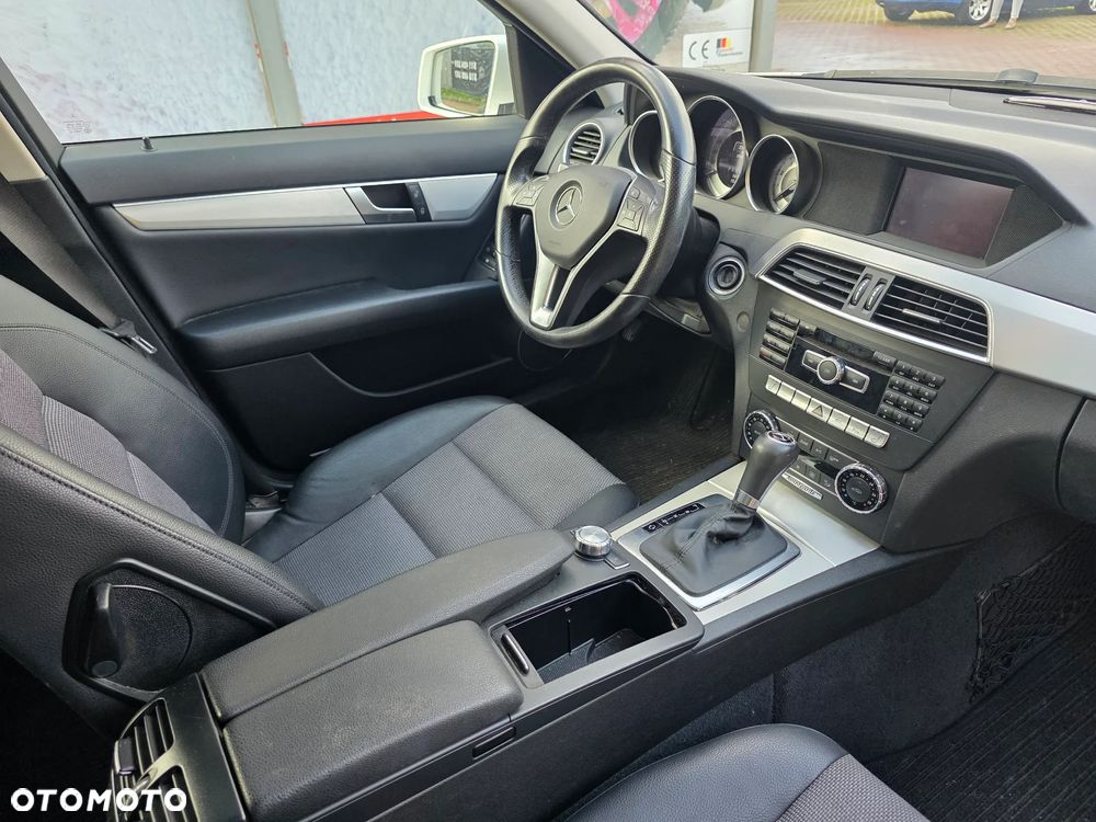 Mercedes-Benz Klasa C 180 T (BlueEFFICIENCY) 7G-TRONIC Avantgarde - 18