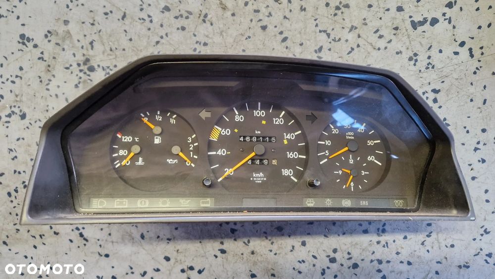 MERCEDES W124 LICZNIK 1245433821 - 1