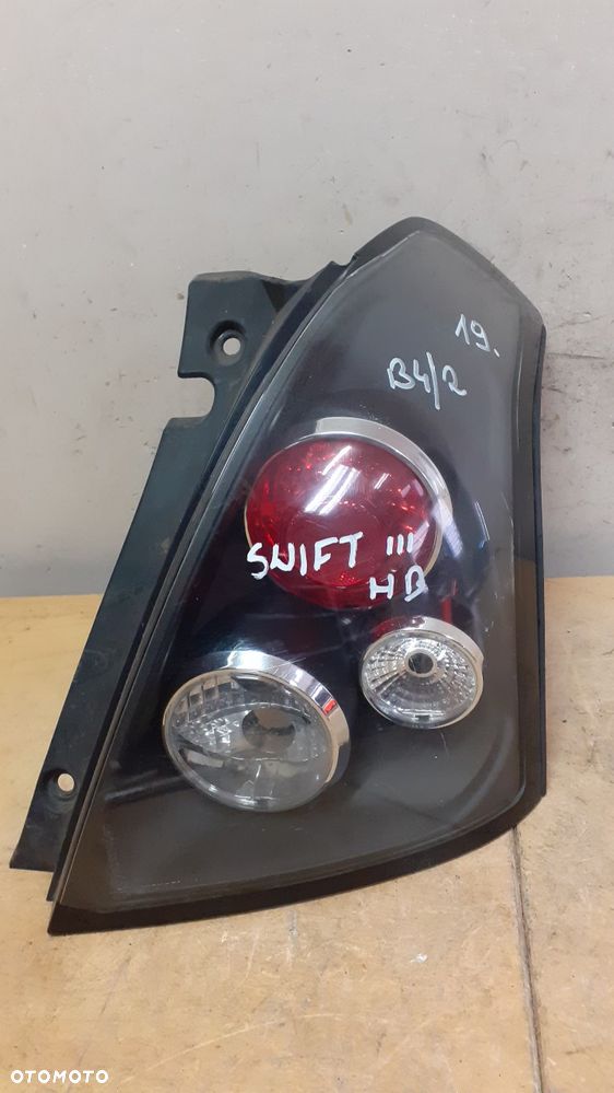 X. LAMPA TYŁ TYLNA PRAWA SUZUKI SWIFT III 3 TUNING - 1