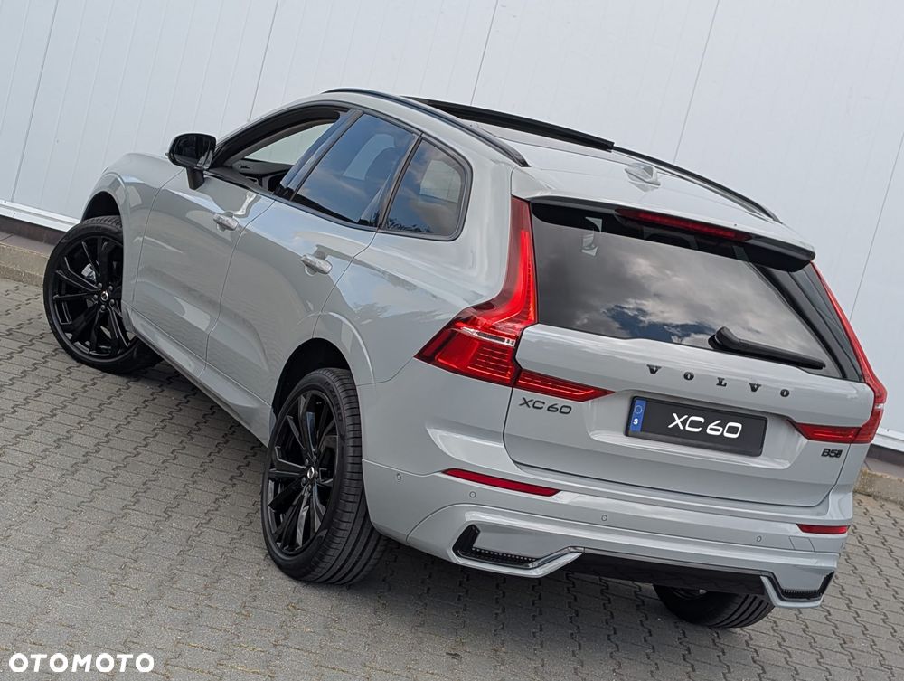 Volvo XC 60 B5 B AWD Plus Dark - 9