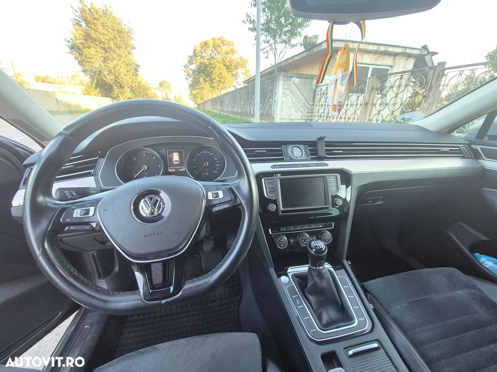 Volkswagen Passat 2.0 TDI (BlueMotion Technology) Highline - 12