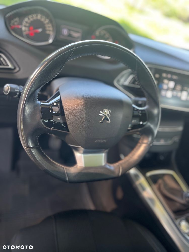 Peugeot 308 1.6 THP Allure - 24
