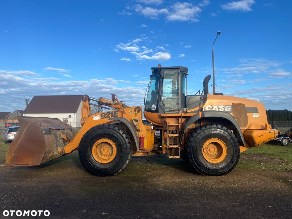 Case 921E - 3