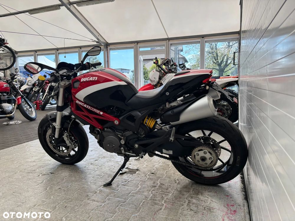 Ducati Monster - 11