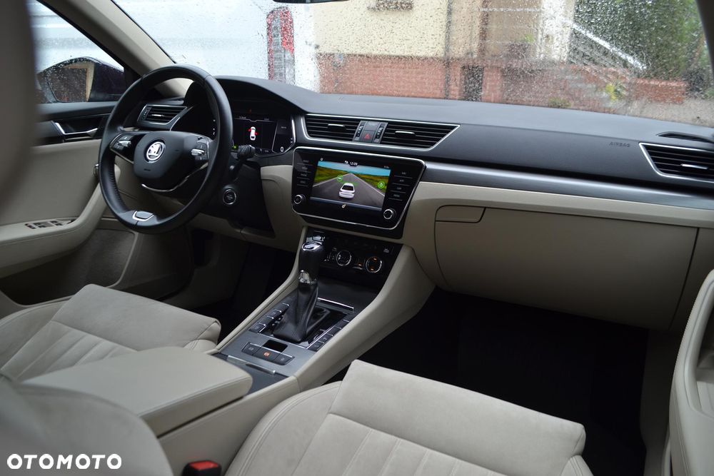 Skoda Superb 2.0 TDI SCR Style DSG - 4