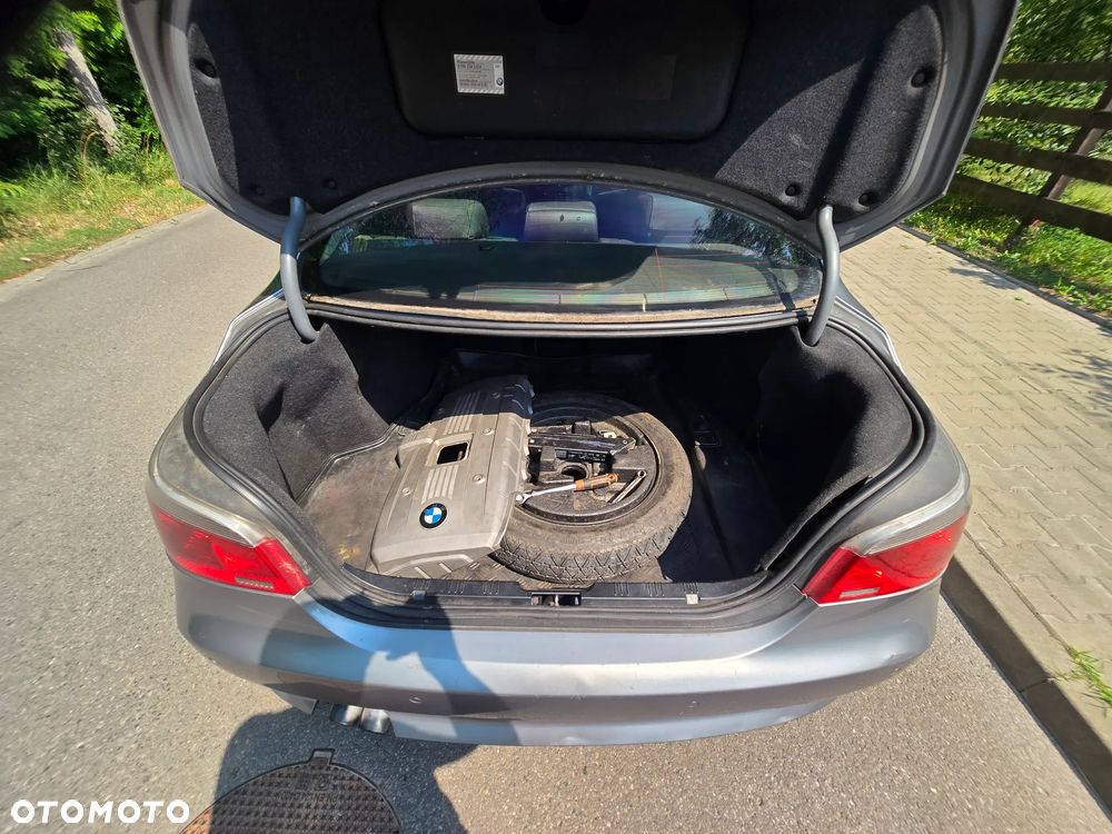 BMW Seria 5 525i - 28