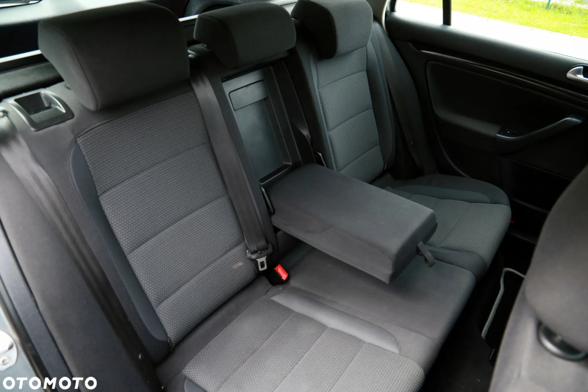 Volkswagen Golf 1.6 TDI DPF Comfortline - 18