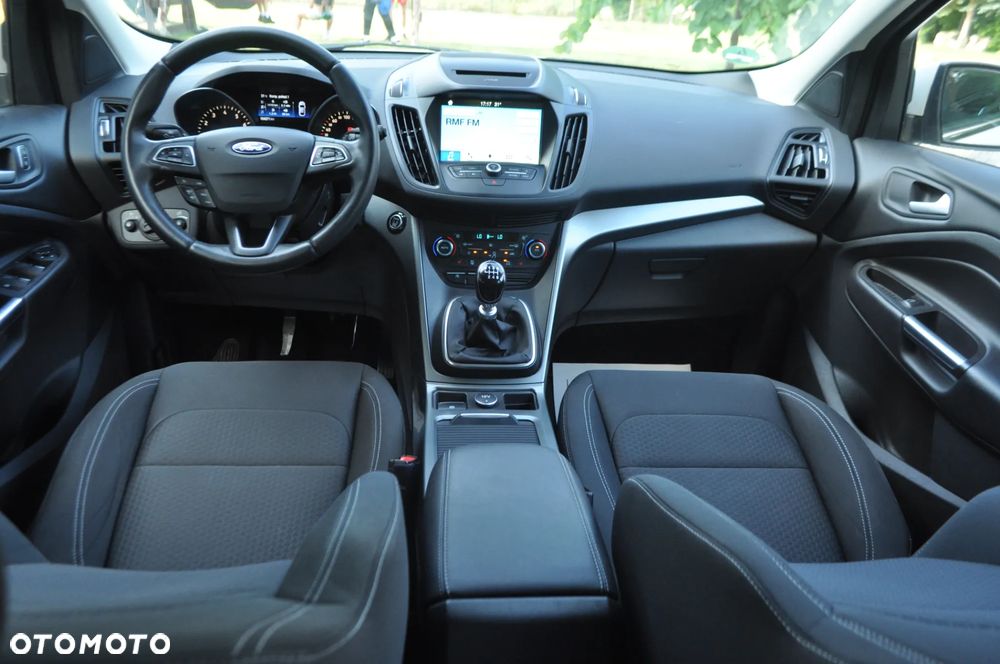 Ford Kuga 1.5 EcoBoost 2x4 Titanium - 28