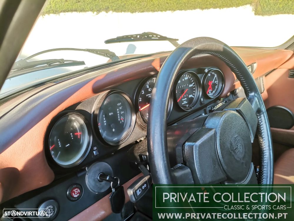 Porsche 911 Série G - 24