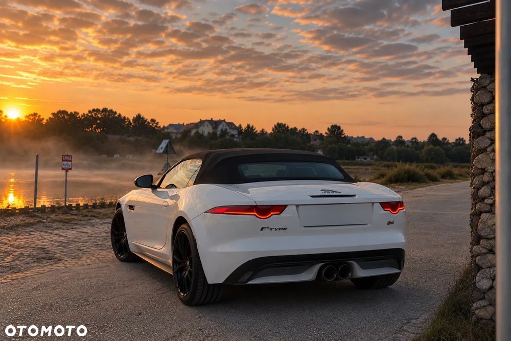 Jaguar F-Type 2015 photo 2