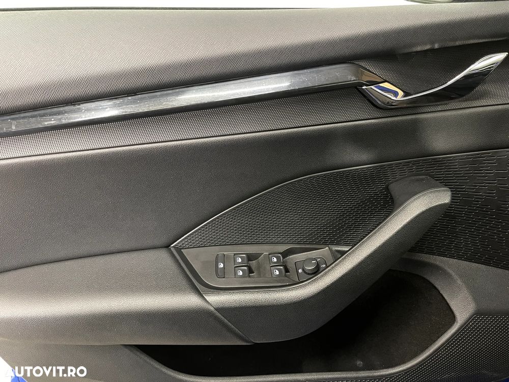 Skoda Octavia 2.0 TDI DSG Ambition - 25