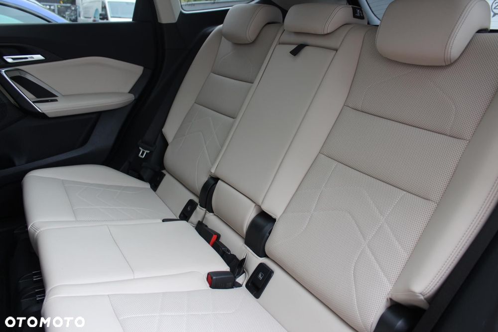 BMW X1 sDrive18i xLine - 9