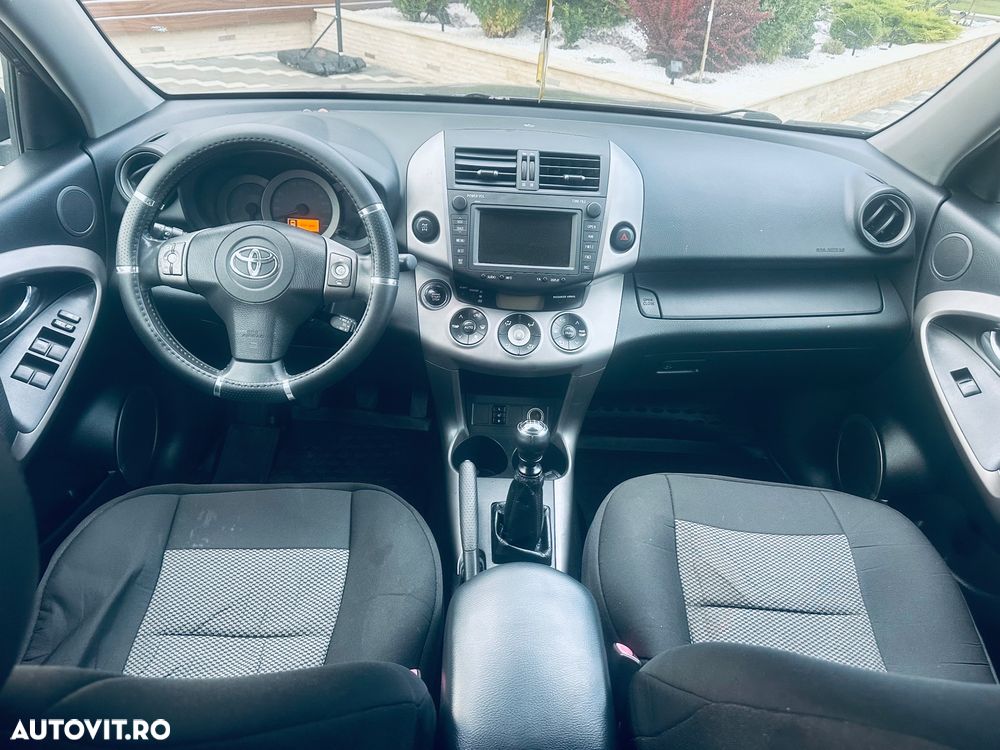Toyota RAV4 2.2 D-4D Executive - 5