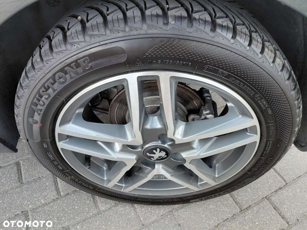 Peugeot 208 - 9
