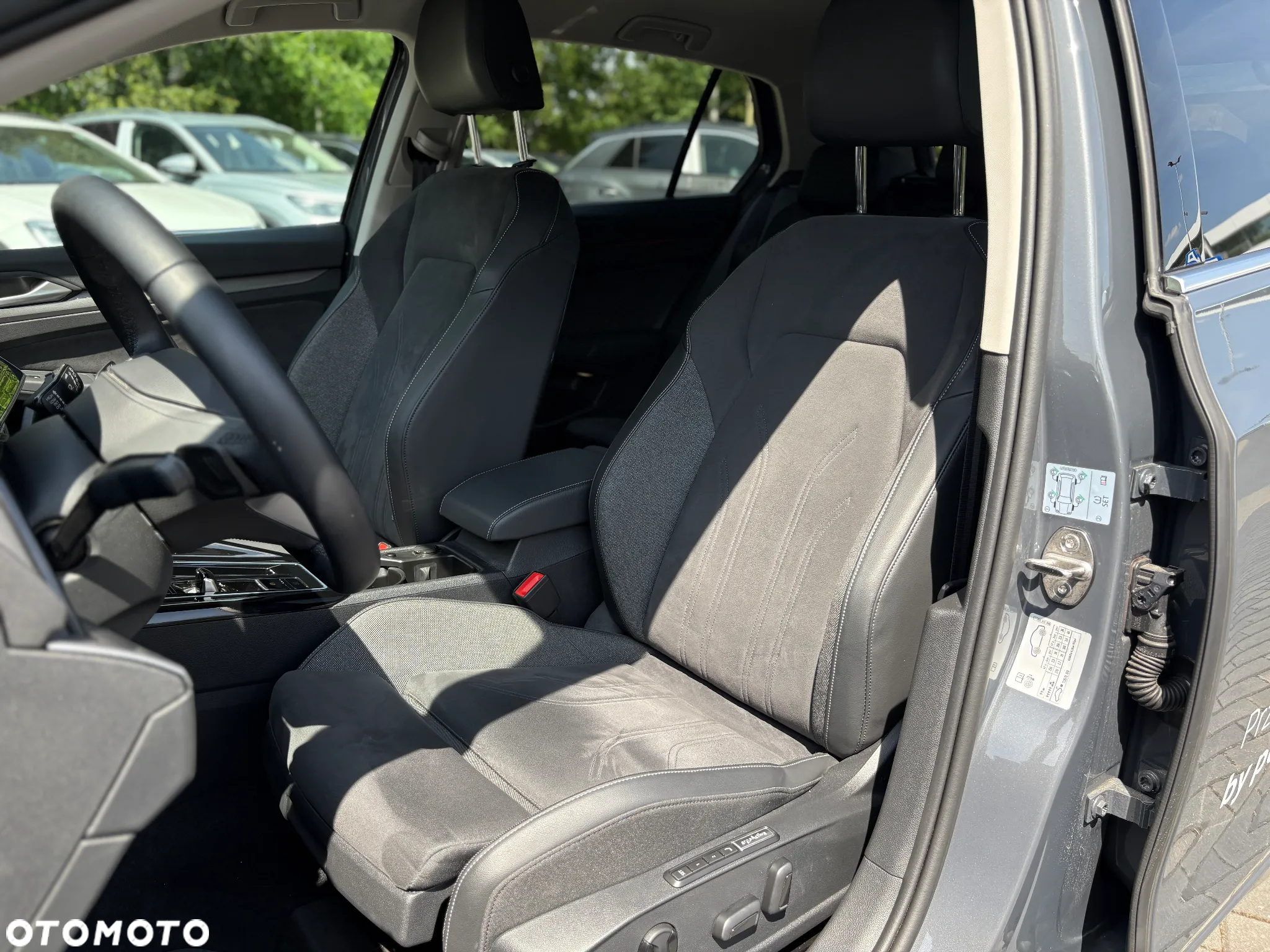 Volkswagen Golf VIII 1.5 eTSI mHEV Style DSG - 22