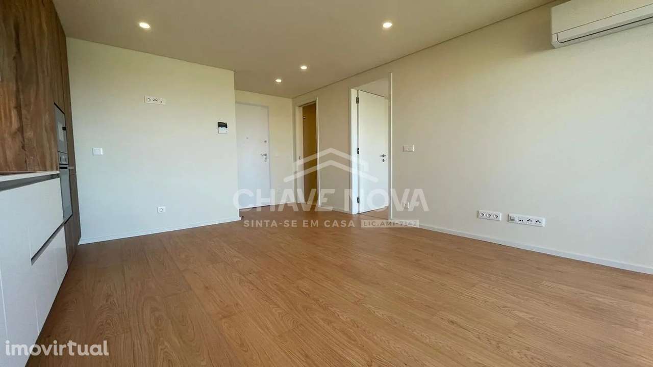 T1 Novo com Garagem, Varanda e Vista Desafogada – PRT/01631/MH - Grande imagem: 2/14