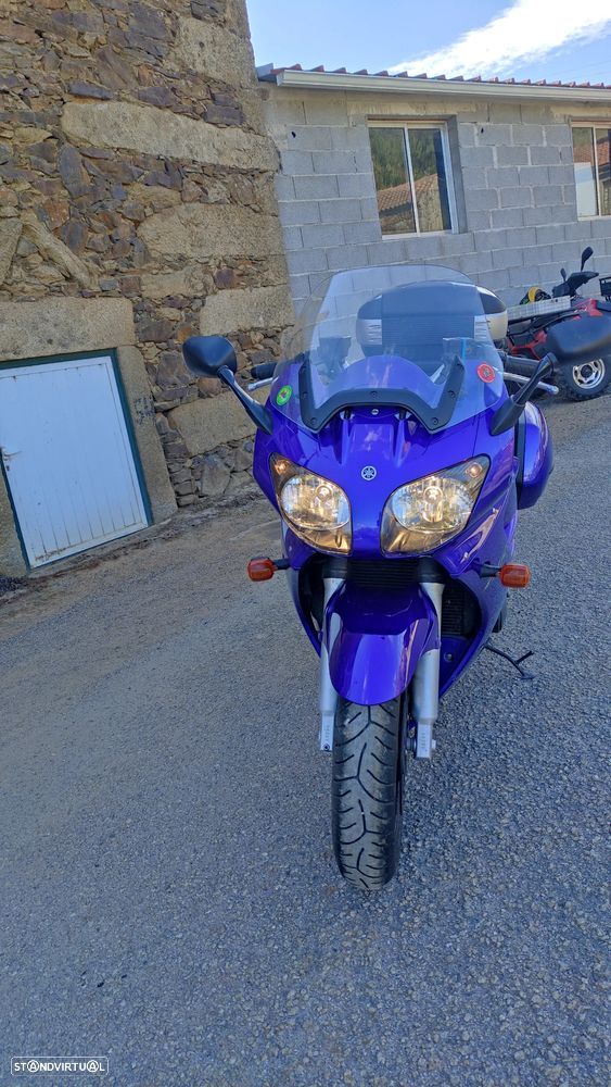 Yamaha FJR - 2