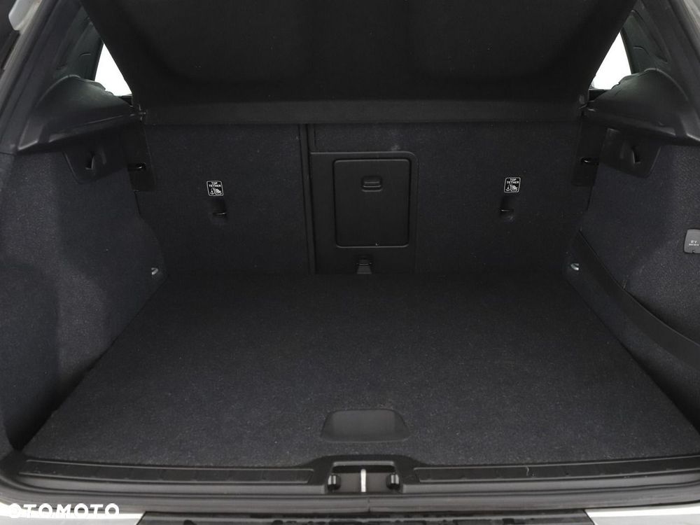 Volvo XC 40 T3 Momentum - 21