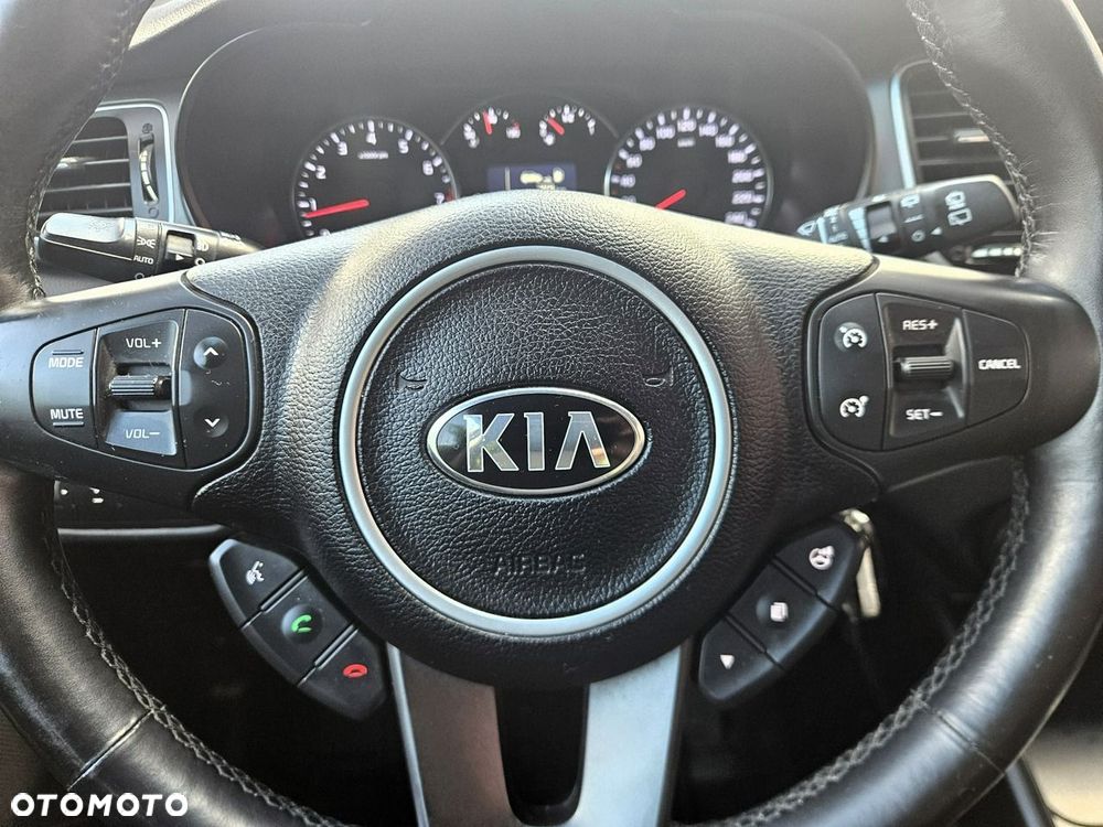 Kia Carens 1.6 GDI Dream-Team Edition - 27