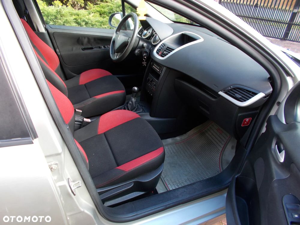 Peugeot 207 - 4