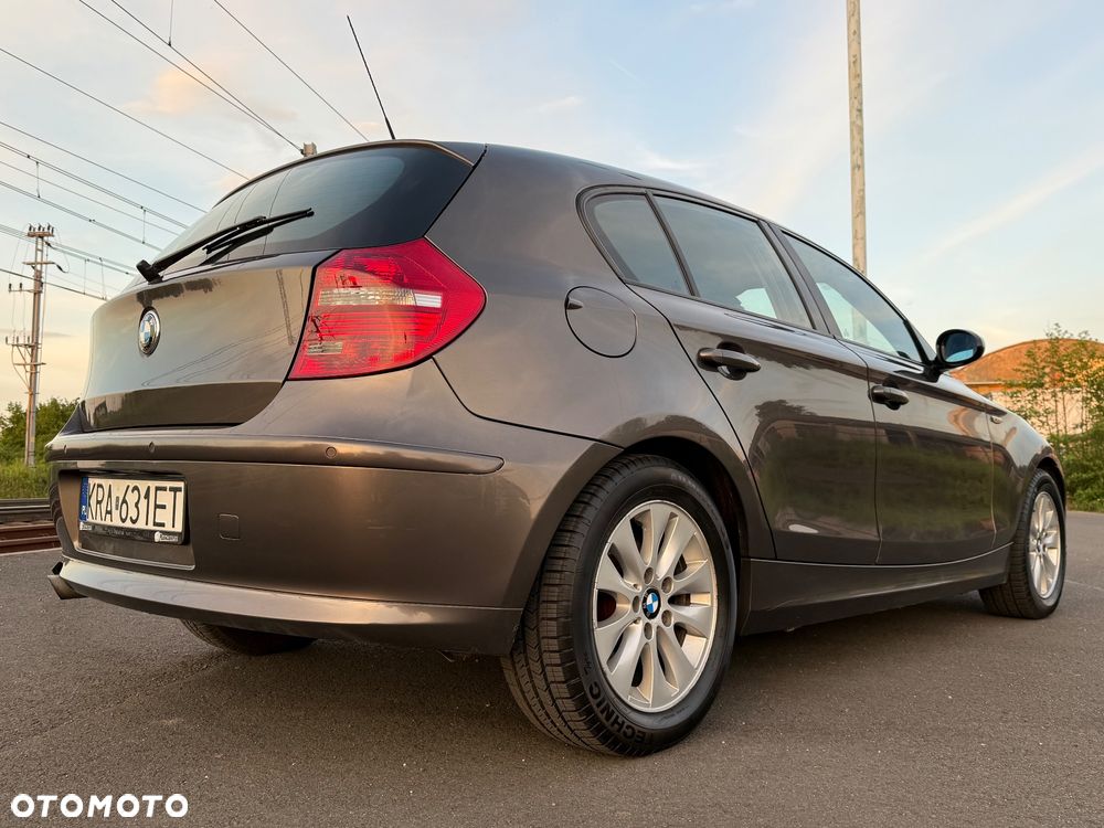 BMW Seria 1 118d DPF - 8