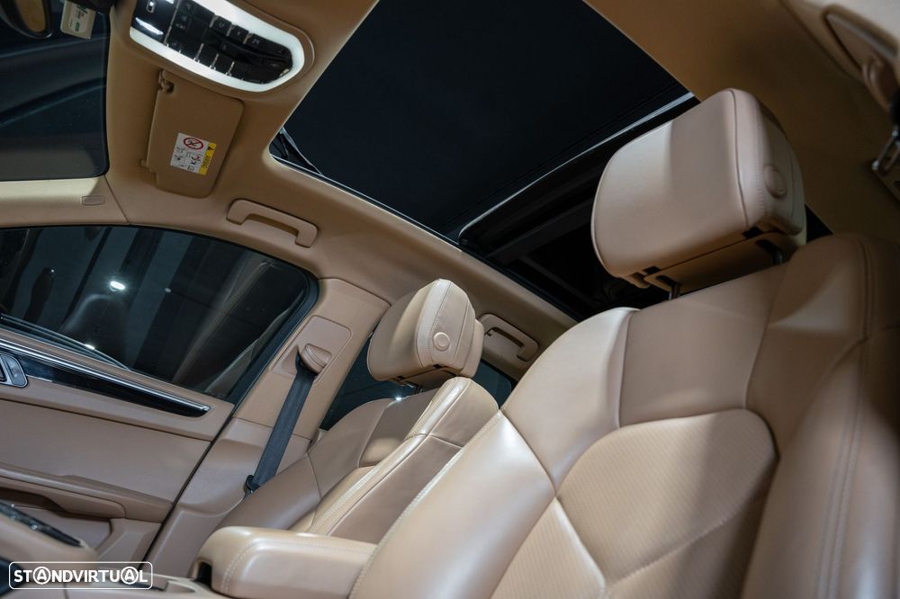 Porsche Macan S - 30