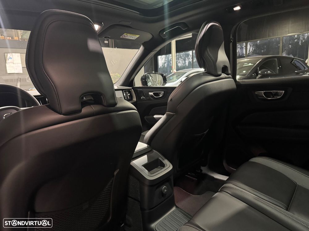 Volvo XC 60 2.0 T6 PHEV R-Design AWD - 21