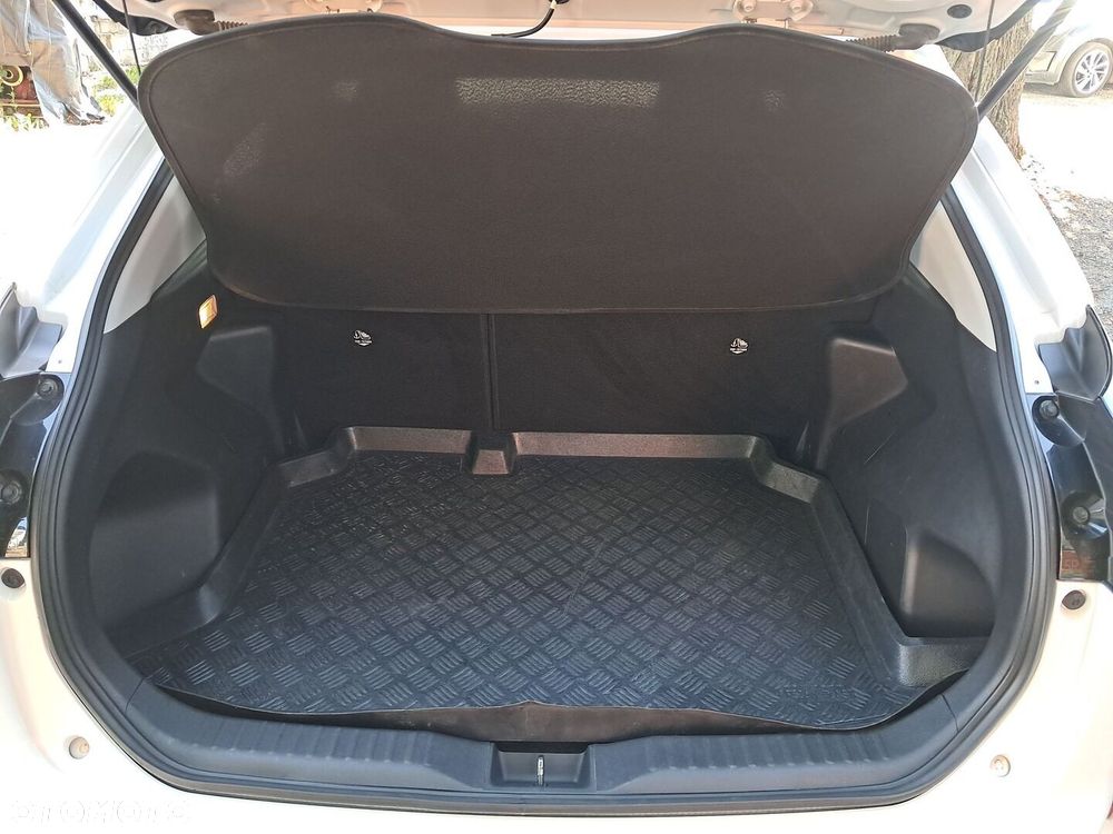 Toyota Yaris Cross Hybrid 1.5 Comfort 4x4 - 25