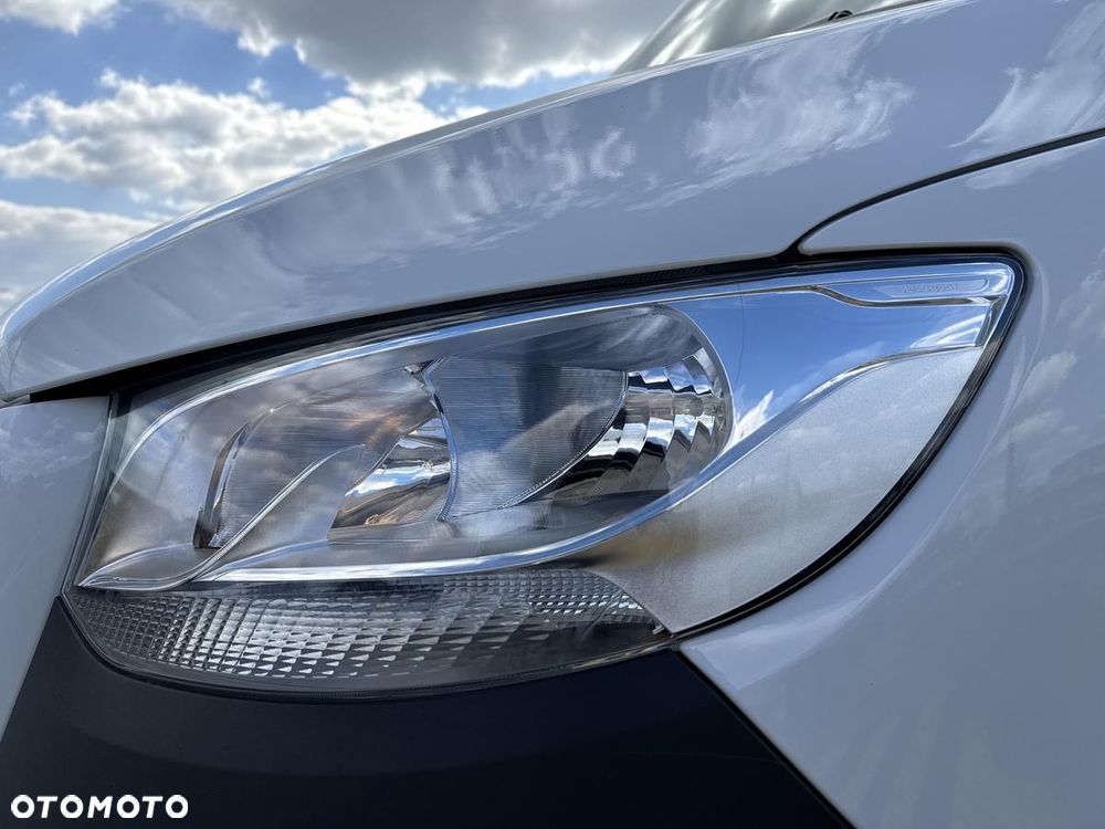 Mercedes-Benz Sprinter - 22