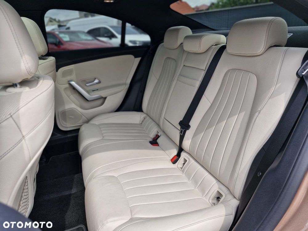 Mercedes-Benz CLA 200 Progressive 7G-DCT - 16