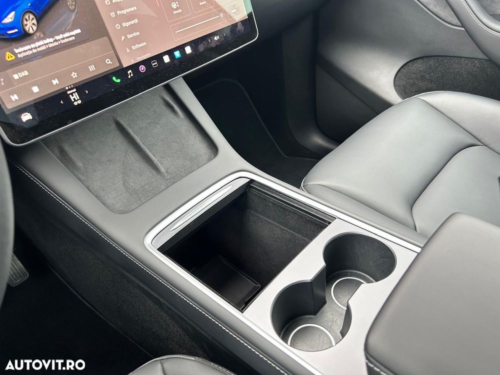 Tesla Model Y Long Range Dual Motor AWD - 19