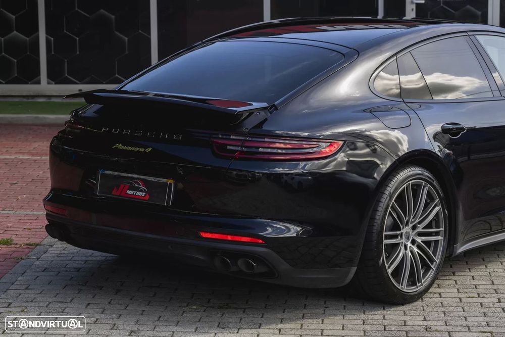Porsche Panamera 4 E-Hybrid - 39