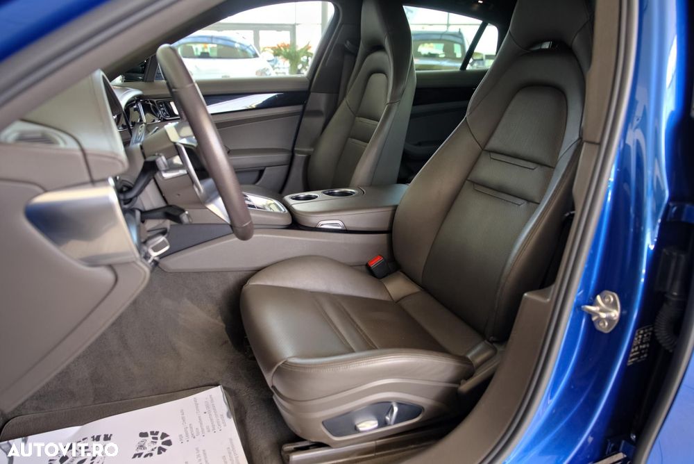 Porsche Panamera 4 - 21
