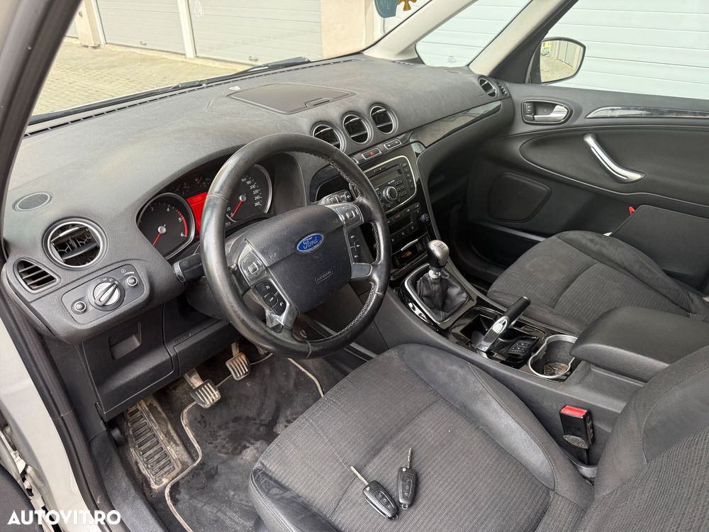 Ford Galaxy 2.0 TDCi DPF Ghia - 13
