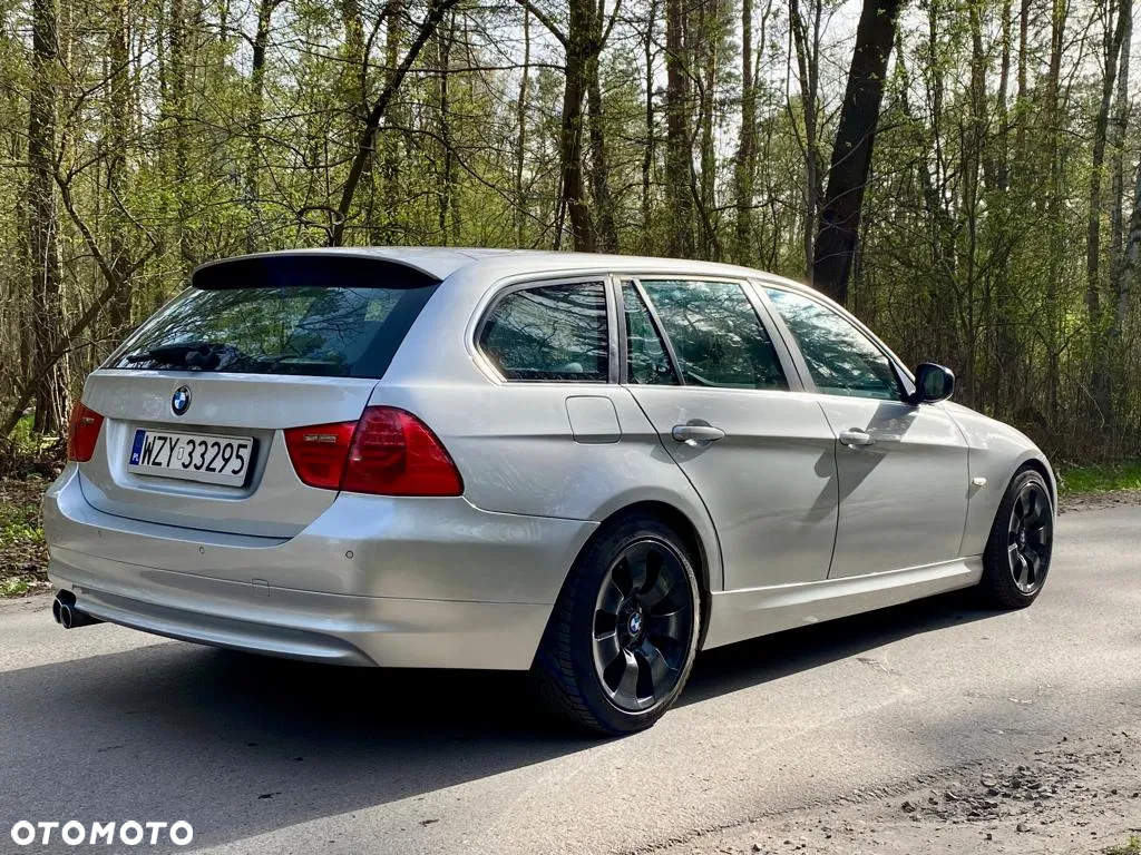 BMW Seria 3 330d DPF Touring - 8