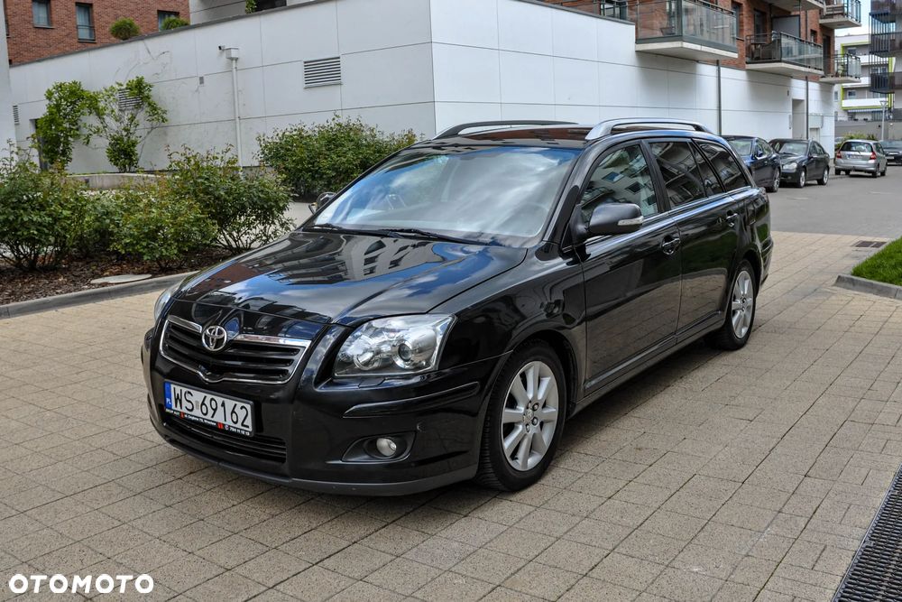 Toyota Avensis - 1
