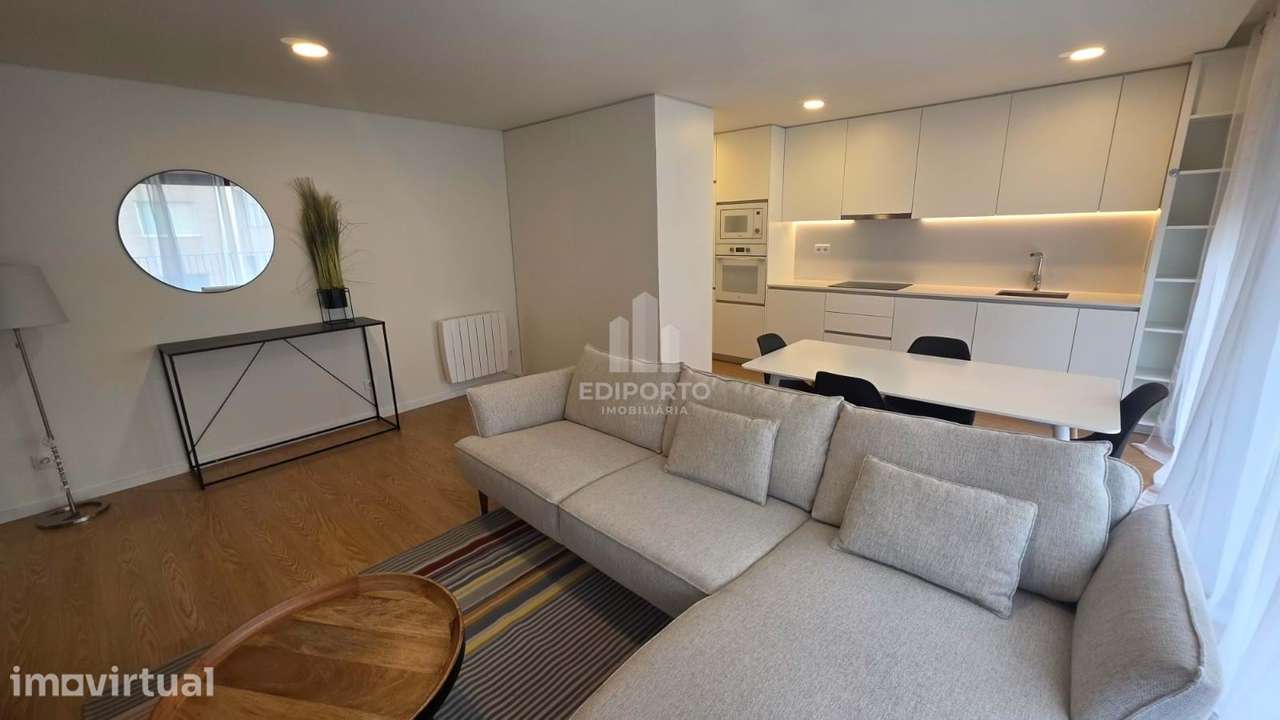Apartamento T2 mobilado como novo com garagem e varanda – Coimbrões, V - Grande imagem: 2/24