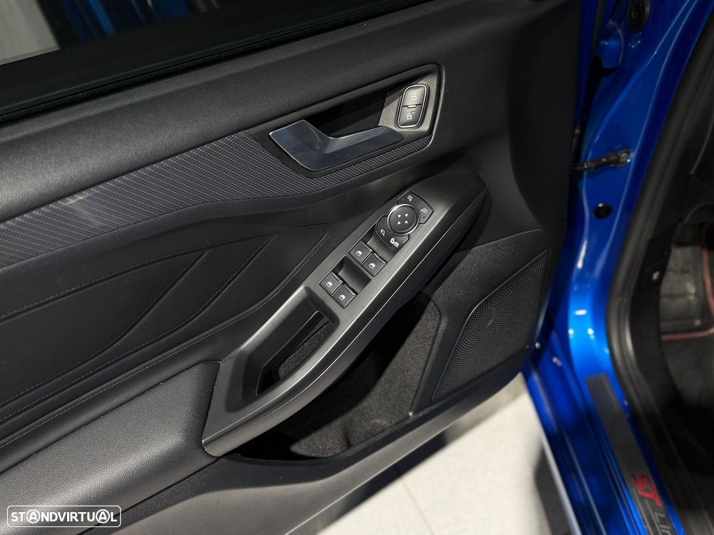 Ford Focus SW 1.0 EcoBoost ST-Line X - 24