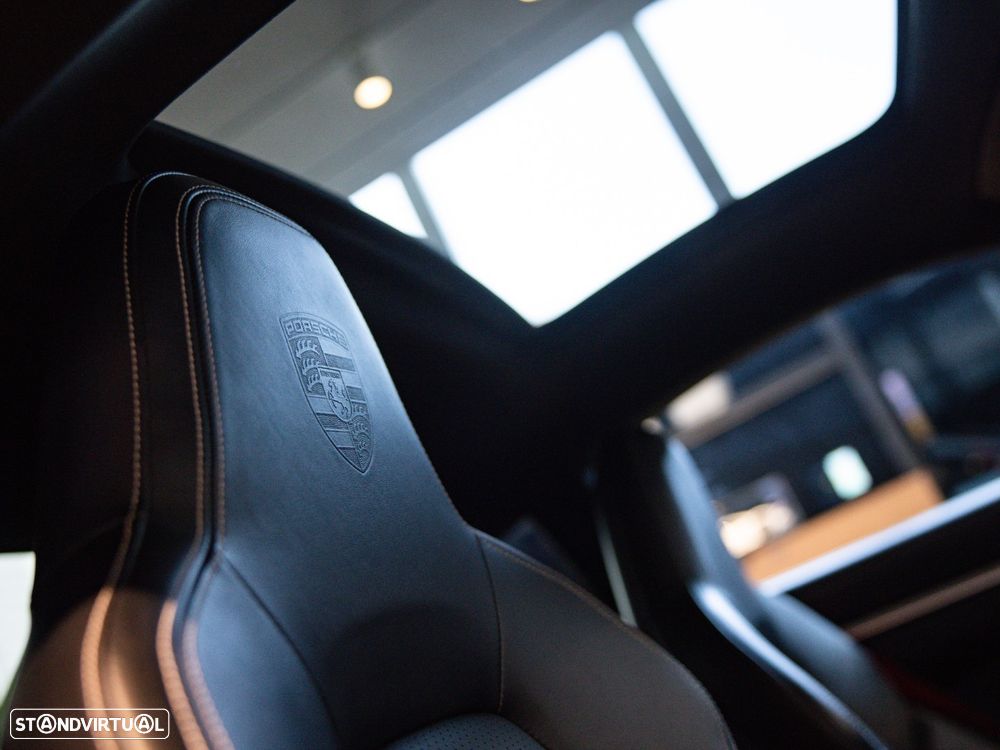 Porsche 911 (992) Carrera 4S PDK - 29