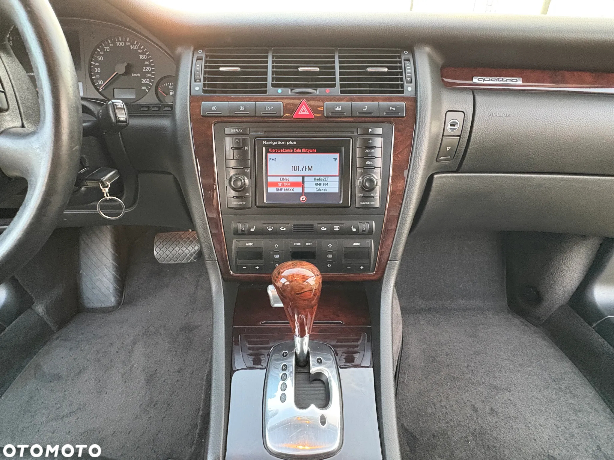 Audi A8 4.2 L Quattro - 20