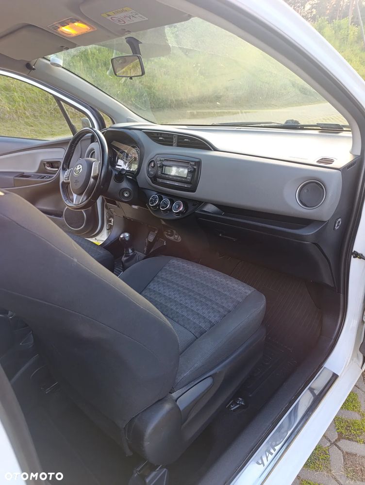 Toyota Yaris 1.0 Active EU6 - 23