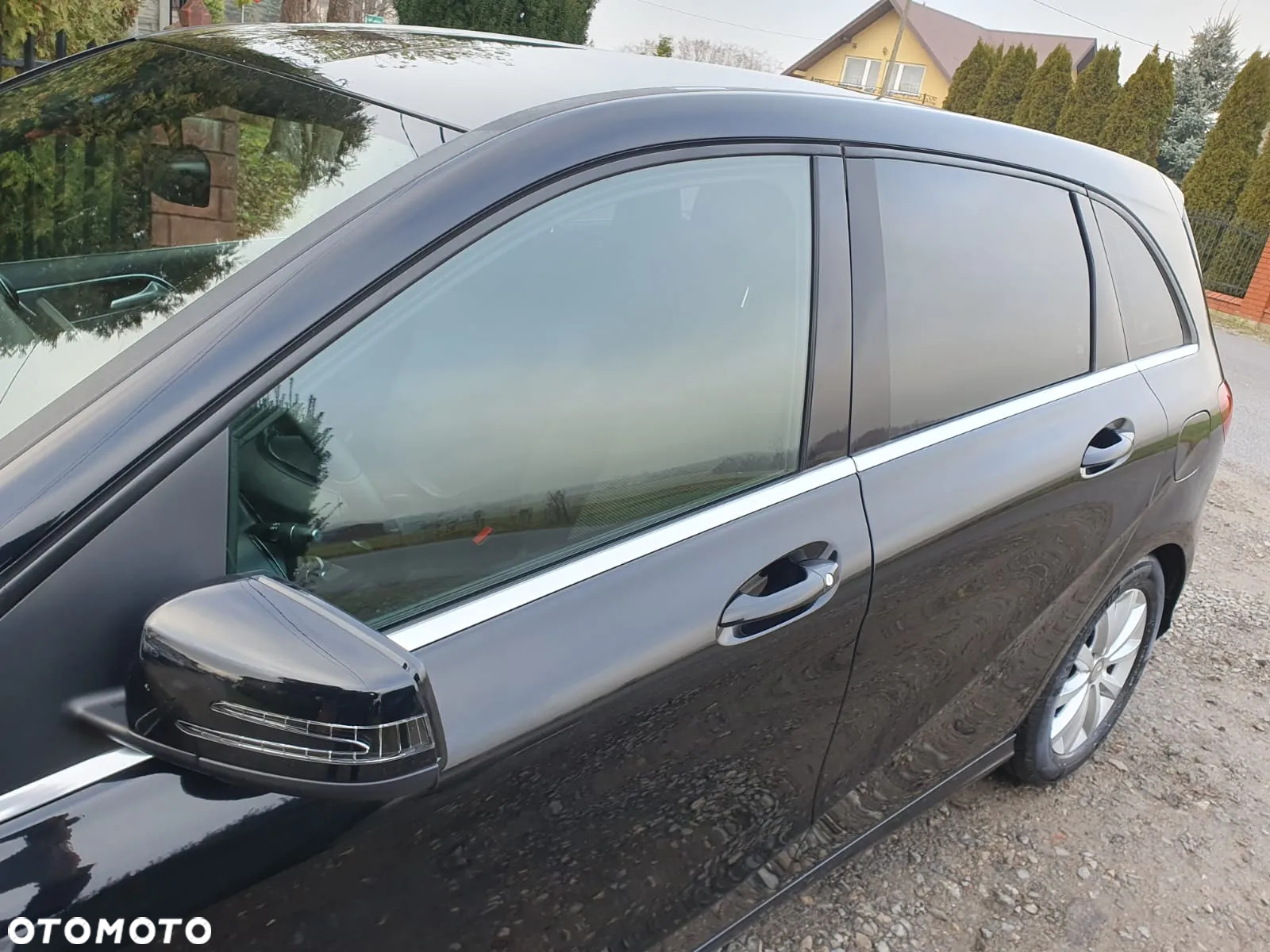 Mercedes-Benz Klasa B 180 d Edition - 18