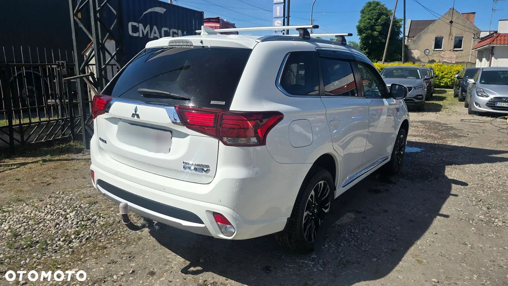 Mitsubishi Outlander 2.0 4WD - 18