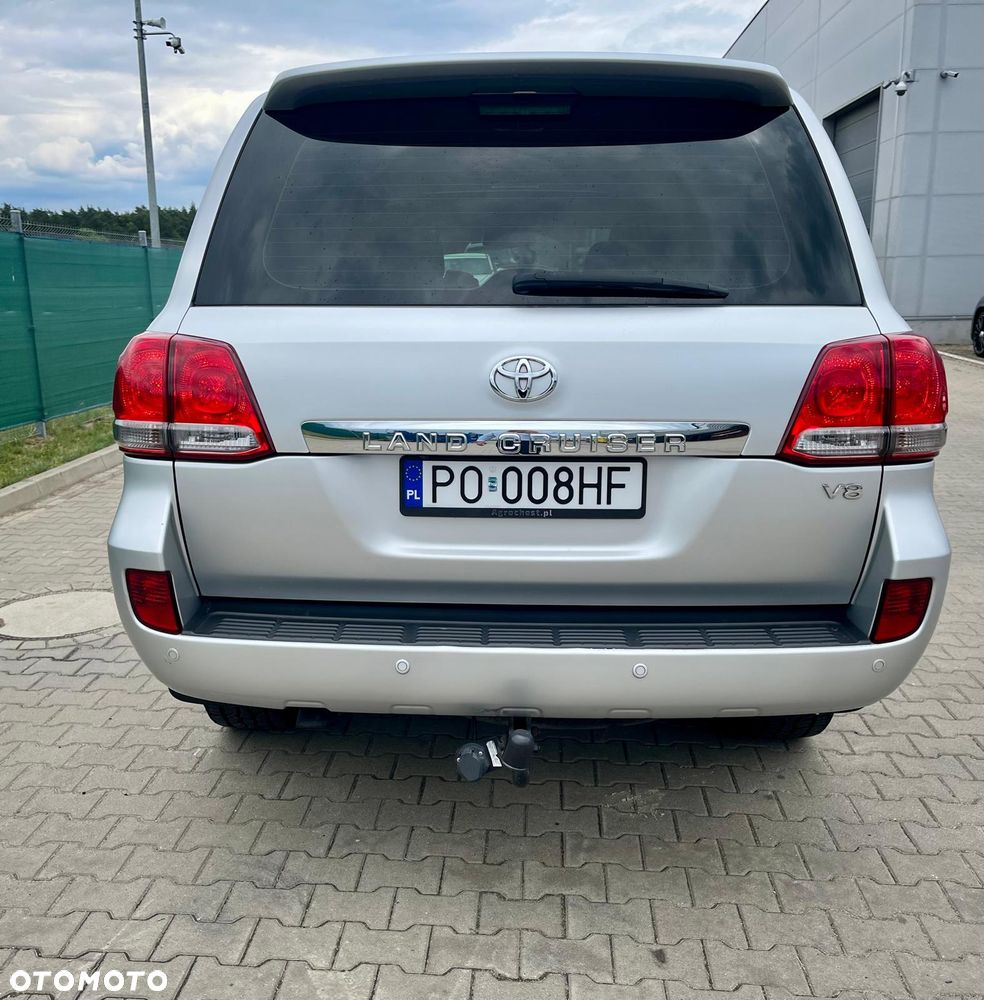 Toyota Land Cruiser - 4