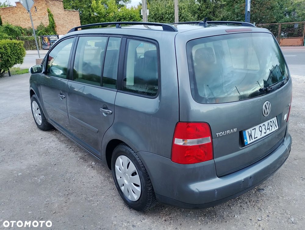 Volkswagen Touran 1.9 TDI DSG Highline - 7